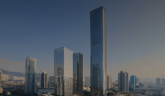 中国大都市中现代摩天大楼的全景，以一座流线型超高层办公大楼为主导。
