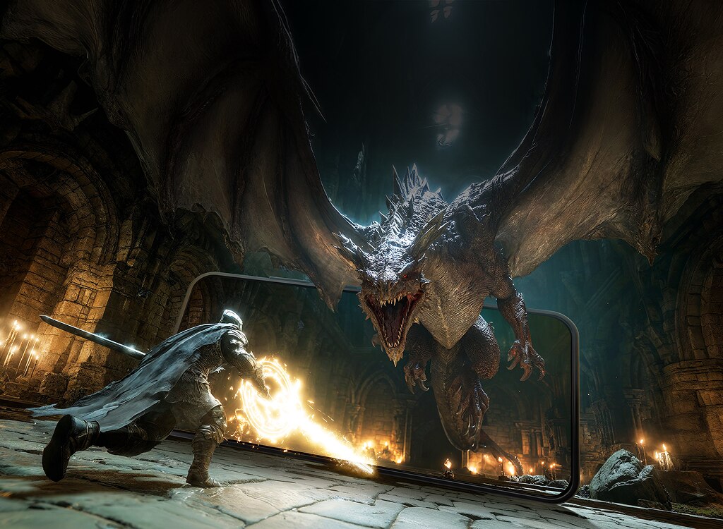 幻想游戏场景中，一名骑士在黑暗的石厅内与龙搏斗，强调了详细的照明和视觉效果。
