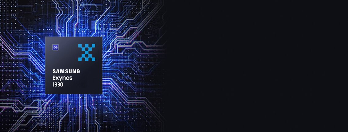 三星 Exynos 1380 芯片的特写，深色背景上的发光电路线清晰可见。